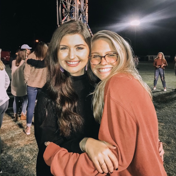 Meet your Posher, Katie - Picture 2 of 3